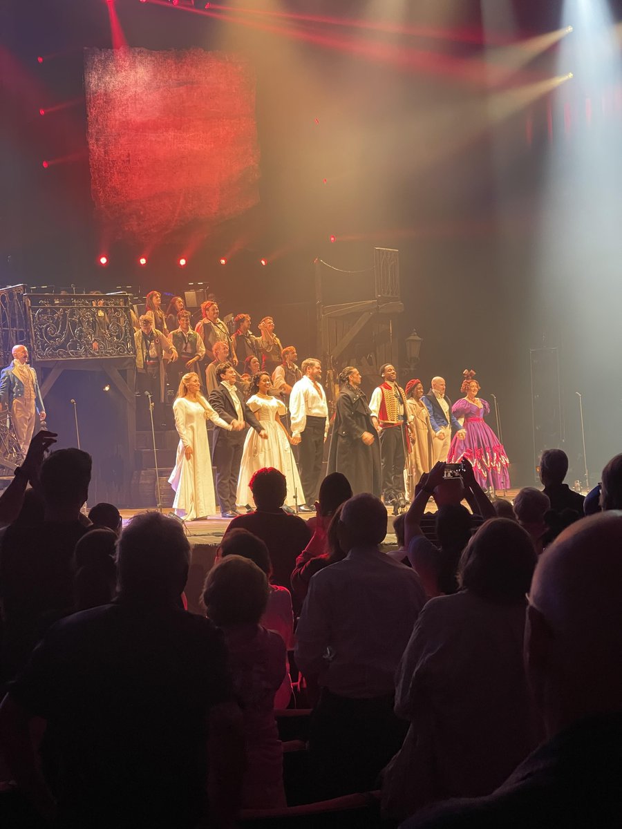 VerdantSoli's tweet photo. Have you all seen the Les Misérables: Colosseum World Tour? https://t.co/sD0SHbzg56