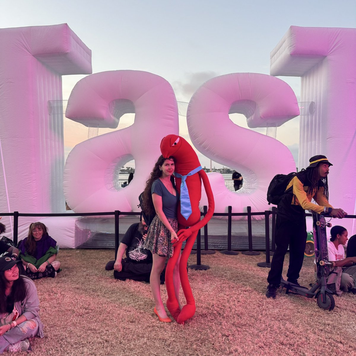 basicallyedd's tweet photo. @adultswim HEHE i’m in this :D thank you again for a fun time!! https://t.co/vxLGu57ujh