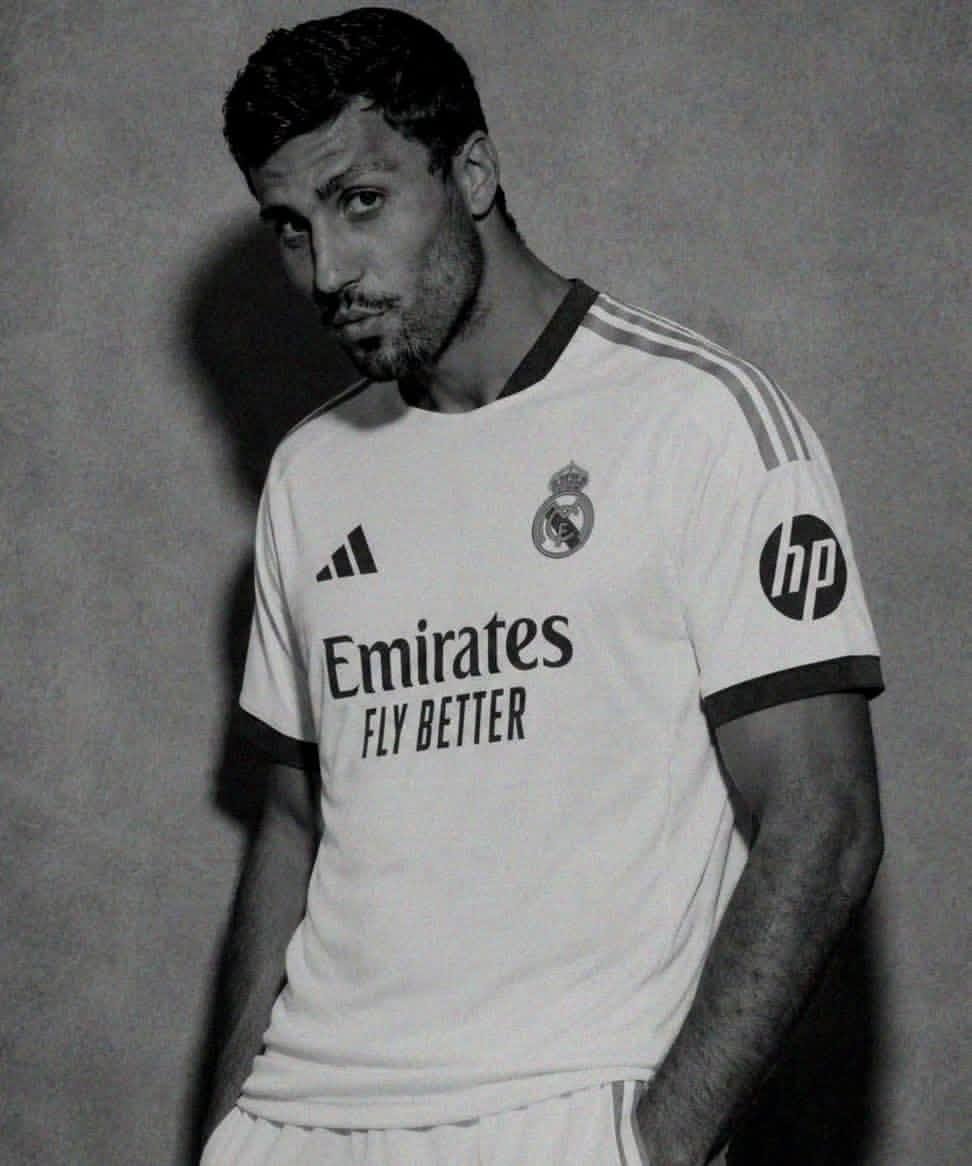 CRIS_GOA7's tweet photo. 🚨 El Manchester City quiere 80 M€ por Rodri, pero el Real Madrid solo ofrece 40 M€.

El Real Madrid le dijo al City que la CANTIDAD MÁXIMA a la que subirían es 50 M€.

NI UN EURO MÁS.

Por esto las negociaciones se han PARALIZADO. https://t.co/4JuUjFGGEa