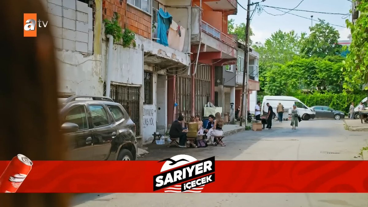 gulperidiyoruz's tweet photo. Kendisi hemen uzay'ın ağzının içine düşmemiş gibi oğlanlar kızlarla oturuyor diye kuruluyor hani tam olarak ne olsun istiyorsun ya triplere gel tamam mert ve sado da manita yapmayacak tamam bütün erkekler senin olacak sakinleş lütfen🙏🏻 https://t.co/q5cMw4ifM4