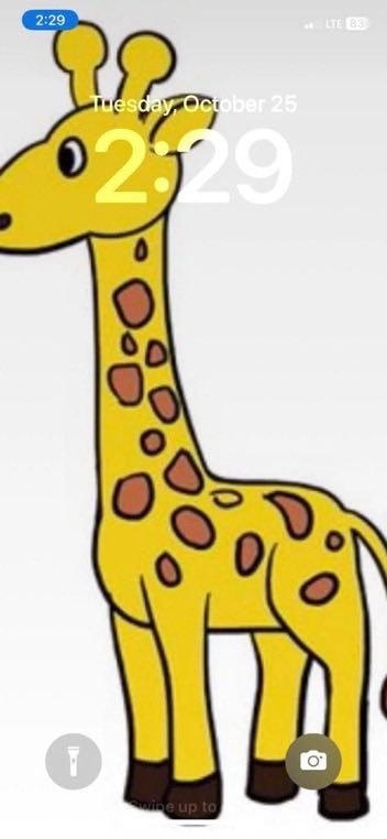 YZYFRANCE1's tweet photo. Why did Ye have a giraffe as his wallpaper 😭 https://t.co/4J5whtOjrX