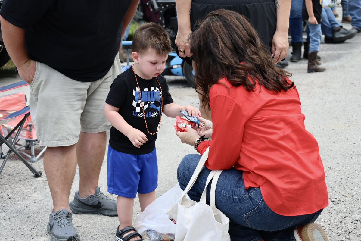 McdonaldRivet's tweet photo. What a fantastic time we had at the Potato Parade on Sunday! 🥔 Thank you, Munger, for the warm welcome and for letting us join in on such a wonderful tradition. It was great to see so many friendly faces.
#MungerTownship #PoatoParade https://t.co/qdk24ybLi3