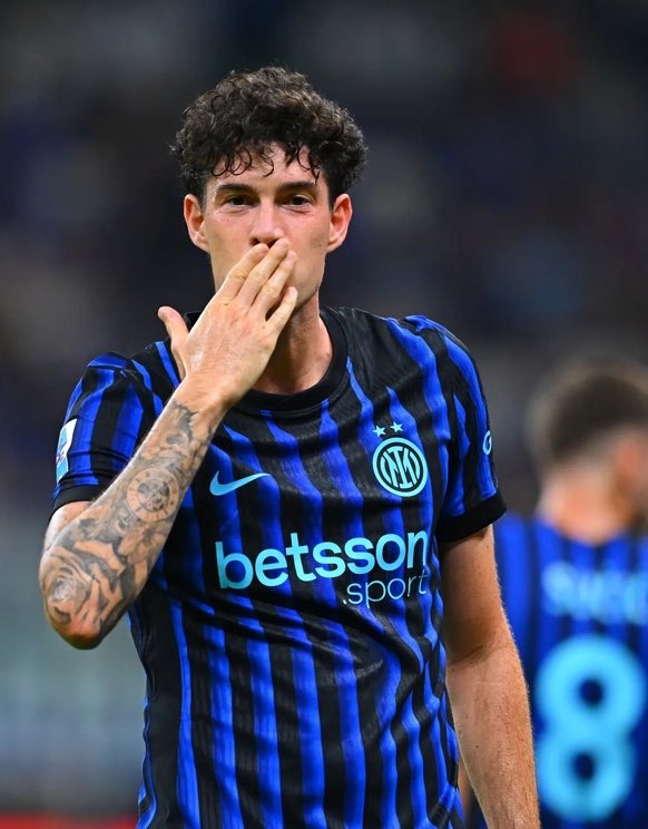 FutyChels's tweet photo. 🚨 BREAKING: Chelsea are preparing to step up their interest in Alessandro Bastoni as Xabi Alonso looks to strengthen his defensive options ahead of the new season.

The Chelsea manager is understood to be a strong admirer of the Italian international and has identified the Inter Milan defender as one of his priority targets to reinforce the backline.

Club officials are now exploring the conditions of a potential deal, with initial discussions expected to determine whether a move is financially and realistically achievable this summer.

Bastoni remains under contract with Inter, meaning any negotiations are expected to be complex, but Chelsea are closely monitoring the situation as they continue their search for a top-class central defender.