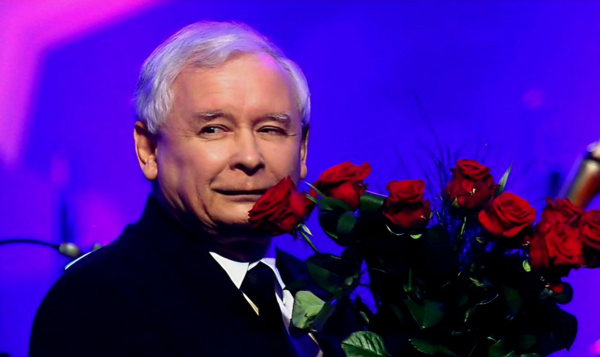EdoMarcin's tweet photo. Strateg, jakiego polska polityka nigdy wcześniej nie widziała.
Jarosław Kaczyński...
Namaścił 6 premierów i 3 prezydentów.
I nie powiedział jeszcze ostatniego słowa.
100 lat, Panie Prezesie. 💪🇵🇱✌️ https://t.co/qMnTettZMc