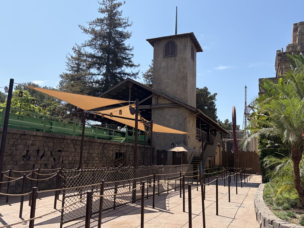 Hubert_Wong2's tweet photo. The reimagined MonteZOOMa The Forbidden Fortress reopened earlier today at Knott’s Berry Farm. Walls were removed and there are articles in the OC Register and posts on Knott’s social media that the ride re-opens today. https://t.co/UeVvNBSLR5