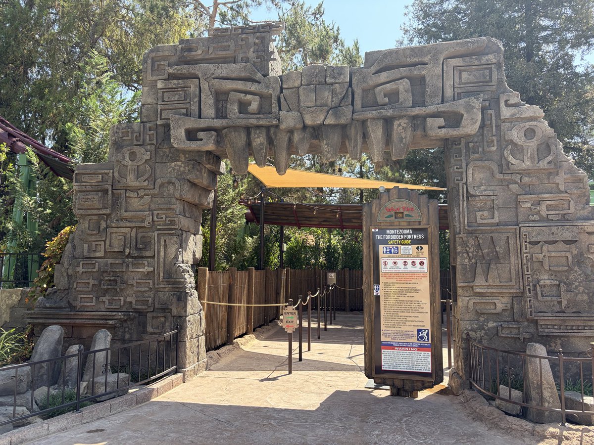 Hubert_Wong2's tweet photo. The reimagined MonteZOOMa The Forbidden Fortress reopened earlier today at Knott’s Berry Farm. Walls were removed and there are articles in the OC Register and posts on Knott’s social media that the ride re-opens today. https://t.co/UeVvNBSLR5