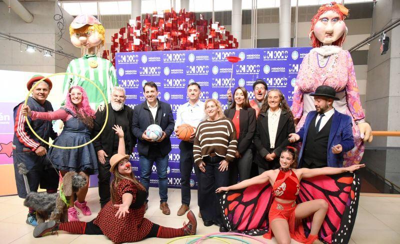 MendozaToday's tweet photo. Mendoza presentó las actividades gratuitas para celebrar el Día del Niño https://t.co/Uqg0nMMExZ https://t.co/WfxISxFoJm