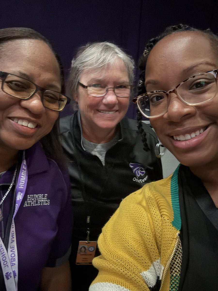 MrsWesleyHMS's tweet photo. Grateful for Coach T and Coach McCoy for loving what they teach and for loving me since 2000! ๐พ๐ ๐คธ๐พโโ๏ธ From proud student to proud colleague! @HumbleISD_HMS @HumbleISD #HumbleISDConvocation https://t.co/ARcnGSMPRV