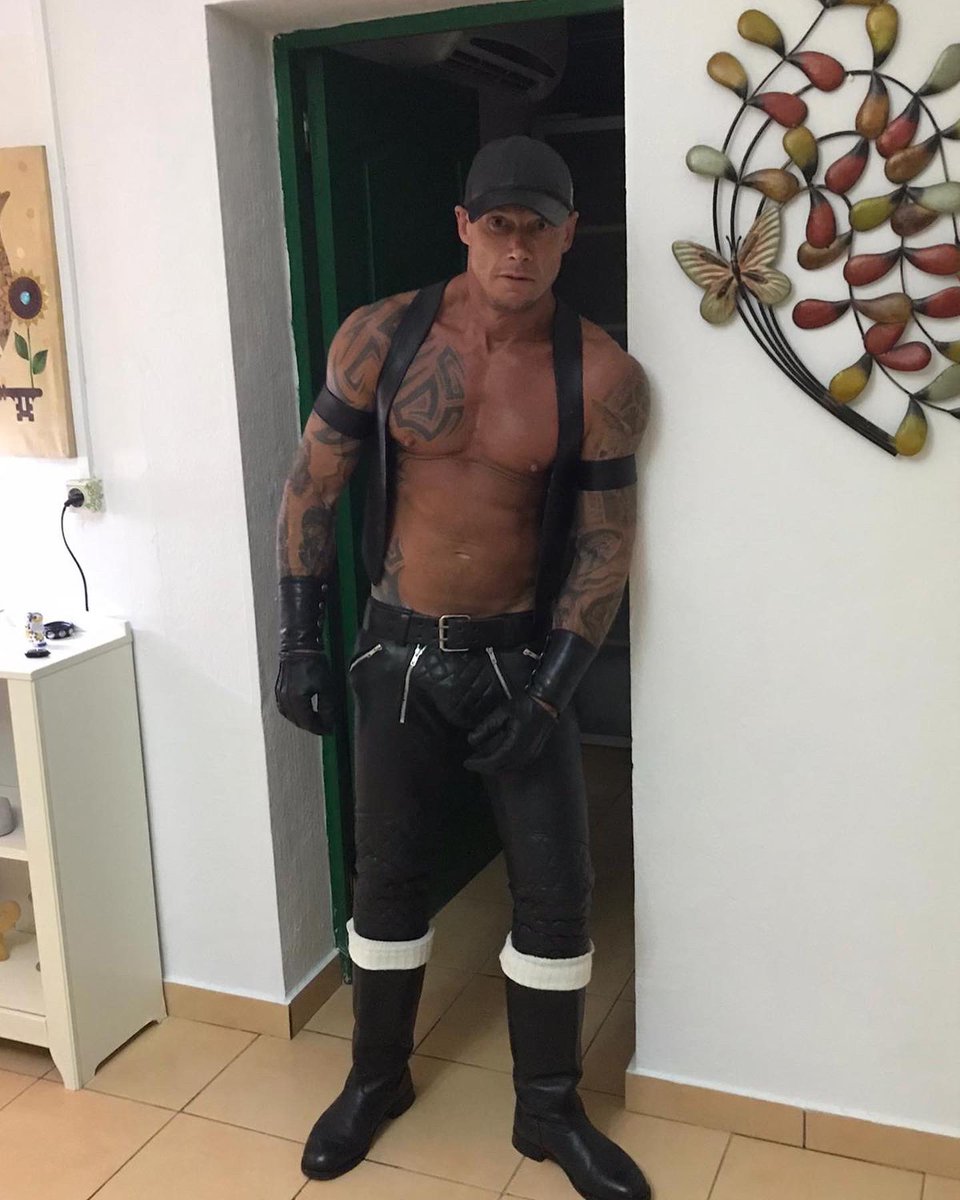 rickchasexx's tweet photo. Ready for i gear party who wanna join https://t.co/c2TLxswwcA