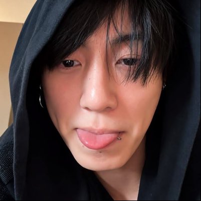 jeonvtime's tweet photo. #NoweProfilowe https://t.co/djFI6ij8YP