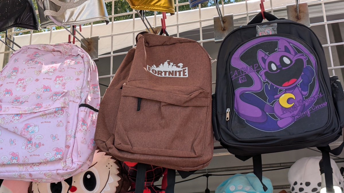 martiansinvade's tweet photo. Fortnite backpack https://t.co/RIIgl5uKmu
