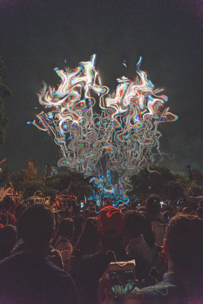 solisolsoli's tweet photo. "fireworks on psychedelics" by photonisdead https://t.co/Nf00zh6KUD
