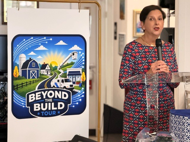 Spectrum_Gov's tweet photo. We’re helping communities across our footprint thrive through grants to fund #DigitalSkills education. As part of Spectrum’s Beyond the Build Tour, we presented a $15,000 grant to @ChristianTechHQ to help expand access to technology training and digital literacy resources. Thank you to Seminole County Commission Chairwoman Andria Herr, Seminole County Commission Vice-Chairwoman @amygop, and State Representative @RachelPlakon for joining us.