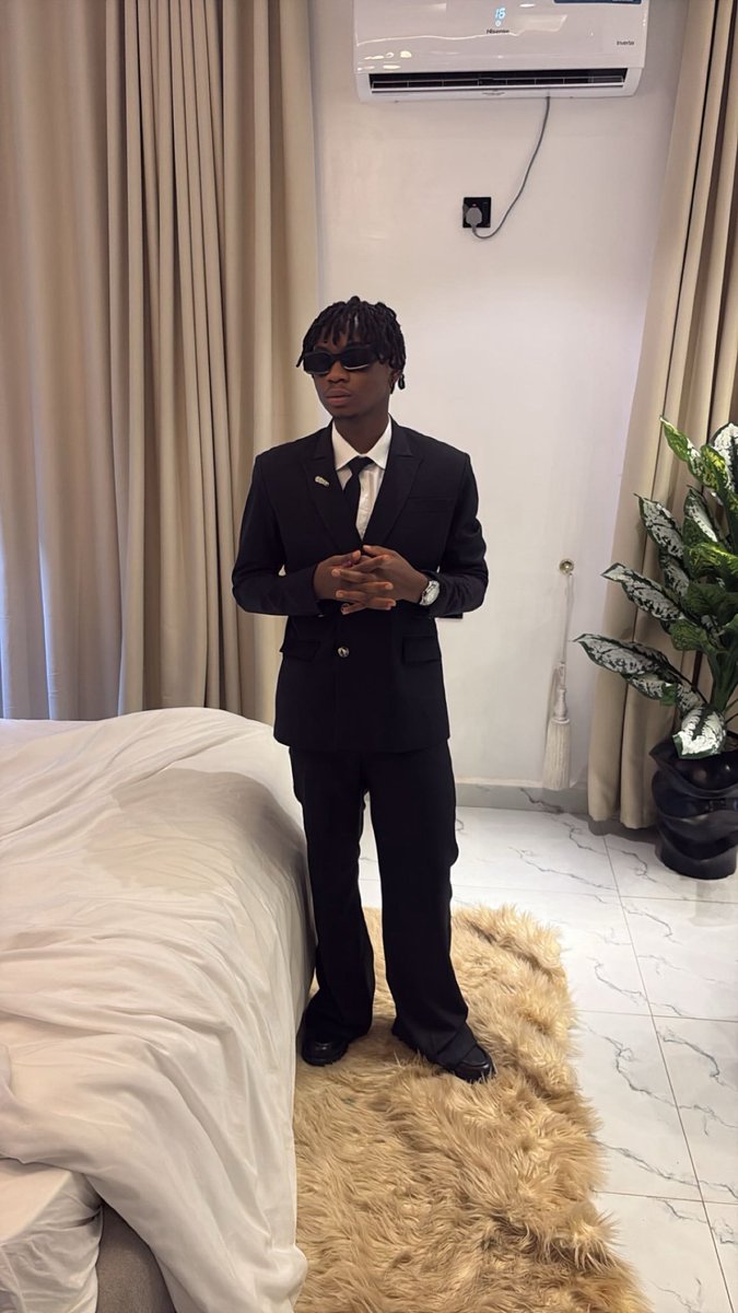 ufoundsomke's tweet photo. Trench RB 
Wizkid 
Asake 

These three 4eva. https://t.co/VAVtGf0hu6