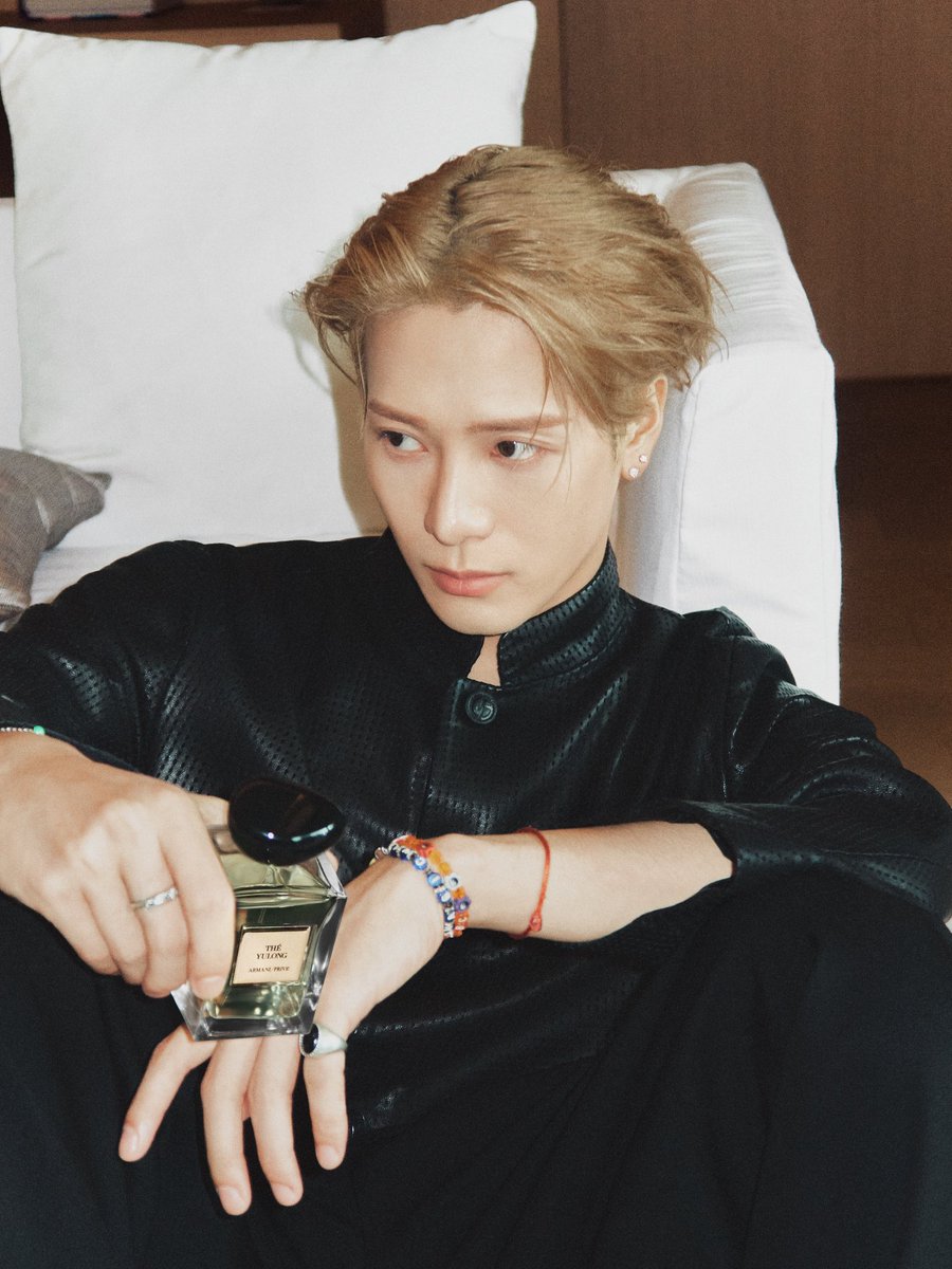 JacksonWang852's tweet photo. Summer Mare pop-up
.
#Armanibeauty
#JACKSONWANG
#王嘉爾
#잭슨 https://t.co/9xM4nINvbz