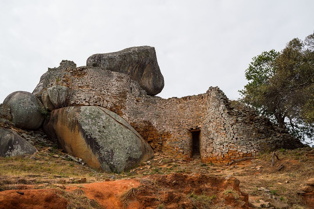 archaeology_aia's tweet photo. The AIA is excited to announce the Mikko Luke Immonen Memorial Fellowship in African Archaeology! Graduate students and postdoctoral fellows conducting research or fieldwork in Africa are encouraged to apply.

📅 Apply by November 1: https://t.co/5NIe3a8LMG

#AfricanArchaeology https://t.co/3dcQdSgyMn