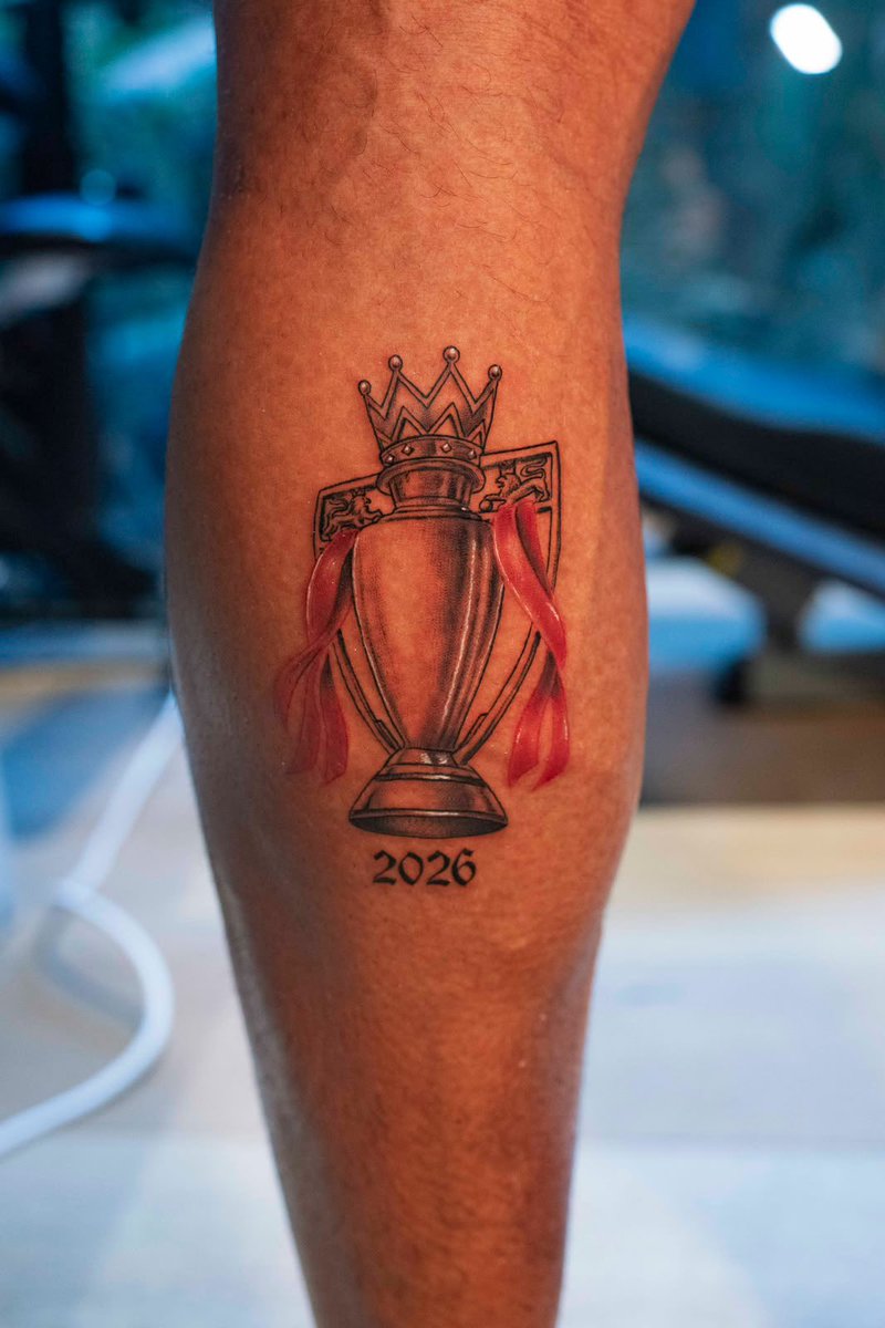 arsenalinside_'s tweet photo. Gabriel has tattooed the Premier League trophy on his left calf. His love for the Arsenal is incredible ❤️‍🔥😍

(📸: cesconettofoto and diegosantosin on IG) https://t.co/ceOvI3Qong