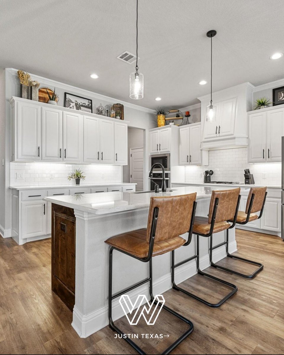RealtorDamon's tweet photo. A Backyard Like This Doesn't Stay Available for Long.

SOLD
📍14809 Brown Fox Street | Justin, TX
Listed at $715,000 by Damon Williamson

This incredible single-story estate offered everything today's luxury buyers are searching for: nearly three-quarters of an acre, open-concept living, a chef-inspired kitchen, four spacious bedrooms, a dedicated study, game room, resort-style pool, dual fireplaces, and a rare 3-car plus tandem garage—all on one of the largest lots in the neighborhood.

Every successful sale is driven by thoughtful pricing, expert positioning, and a marketing plan designed to maximize demand. That's the approach Damon Williamson brings to every listing.

With more than $1 billion in career sales and over two decades of experience, Damon Williamson continues to help buyers and sellers achieve exceptional results throughout Dallas, Frisco, Prosper, Southlake, Highland Park, University Park, and the greater DFW luxury real estate market.

Thinking about selling your home? The right strategy can make all the difference. Connect with the Damon Williamson Group at The Agency Dallas to learn how expert marketing, local market knowledge, and global exposure can help maximize your home's value.

#JustSold #TexasRealEstate #DamonWilliamsonGroup #TheAgencyDallas #DallasLuxuryRealEstate