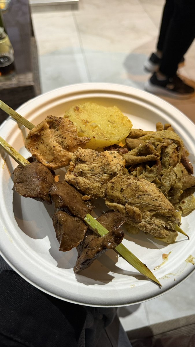 feelingchaufosa's tweet photo. pov me voy del Perú y así se han visto mis comidas en los últimos días😭😭😭😭😭😭😭😭😭 https://t.co/SbccFyp2yy