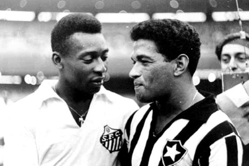 AlexPontaGross1's tweet photo. #Tbt
#Pelé e #Garrincha
Os maiores jogadores da história do #futebol brasileiro
#MichaelJordan
O maior e melhor jogador de #basketball da história
#SergioRamos
O maior e melhor zagueiro da história
#MichaelJackson
O maior e melhor cantor da história
#CopaDoMundo
#NBA
😁 https://t.co/UG3GghMFOw