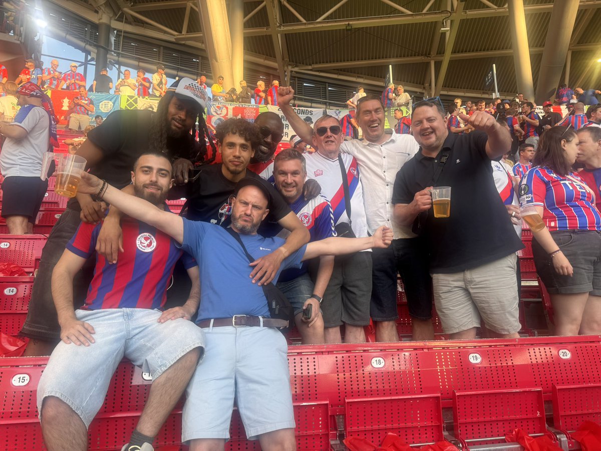 LouKF93's tweet photo. Football is way more fun outside the transfer window https://t.co/3RF2MElzMh
