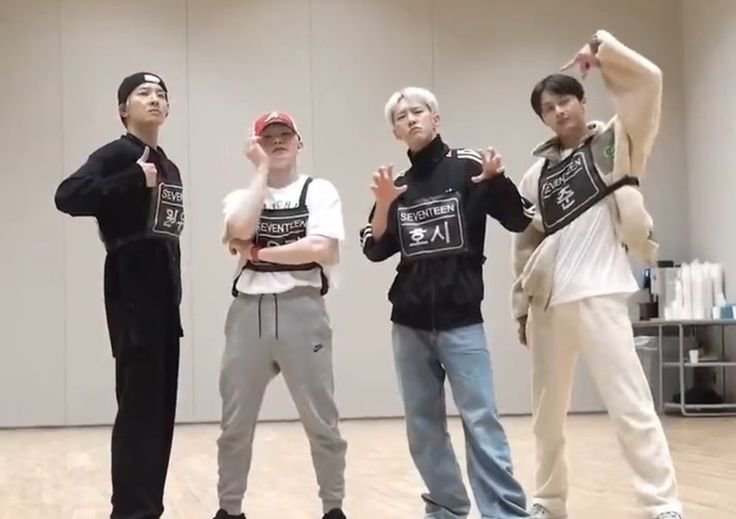 imFatima___'s tweet photo. 96z really said actor, producer, choreographer, gamer... while being an introverted cat line too. https://t.co/I9ObC0YWqi