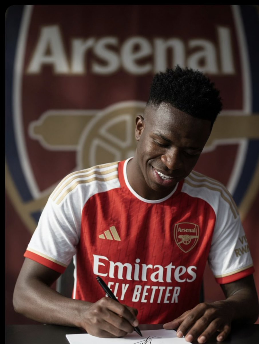 ManCityOracle's tweet photo. Thought Vinicius Jr had already signed for Arsenal 😂 https://t.co/MKPi0HZTEC