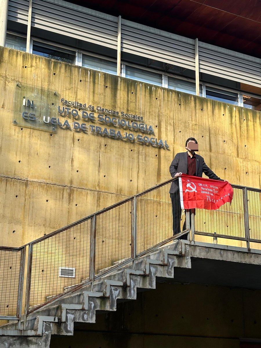 bashardelconce's tweet photo. titulado con el rojo estandarte de la victoria y el kizazo de los maestros Marx, Engels y Lenin https://t.co/fyGi6wwEe3