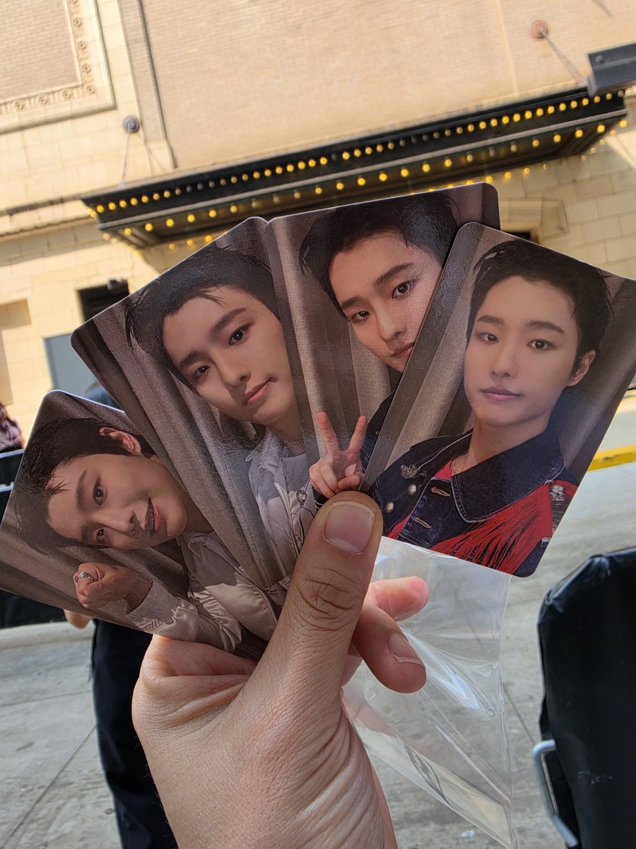 ssumoodz's tweet photo. 시카고 포카 4종

오늘 VIP원더 (ㄲㅑㅇㅏ

#WOODZ #우즈
#ARCHIVE1_IN_CHICAGO https://t.co/NJGNfnWMqJ