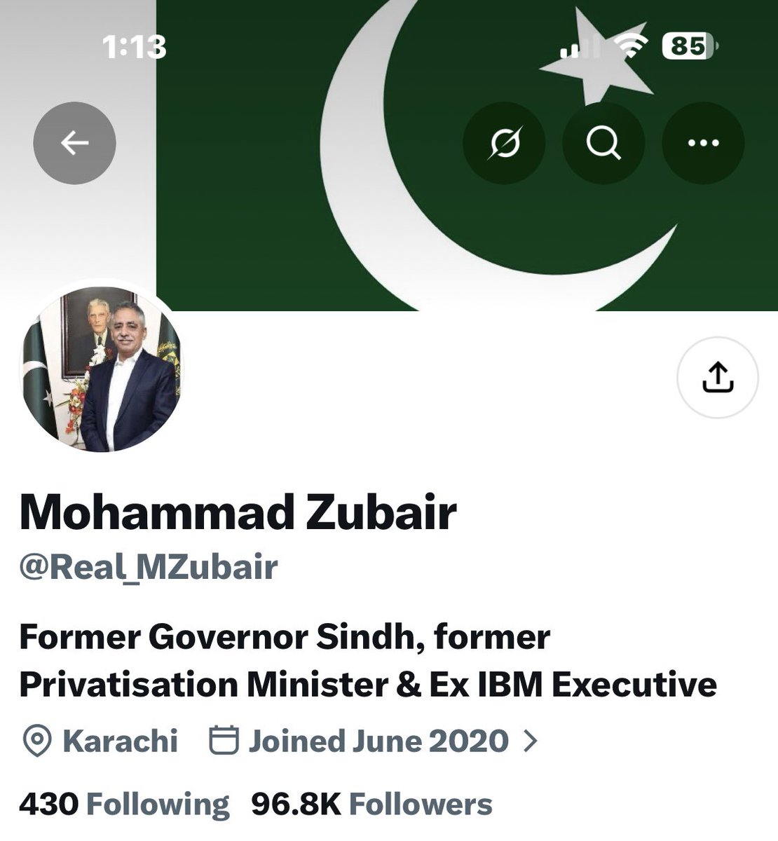 IamHaiderSN's tweet photo. میرے بڑے بھائ نے زندگی میں کیا تو اور بھی بہت کچھ ہوگا مگر فخر سے نواز شریف کے دیے گۓ عہدے اپنی بائیو میں لگاۓ ہوۓ ہیں تاکہ ان کا قد دنیا جان سکے ، مگر جب آپ ان کی ٹائم لائن پر جائیں تو ہر ٹوئیٹ میں نفرت نواز شریف شامل ہے۔ اندازہ لگائیں منافقت کا۔۔۔ https://t.co/Op6fo42STr