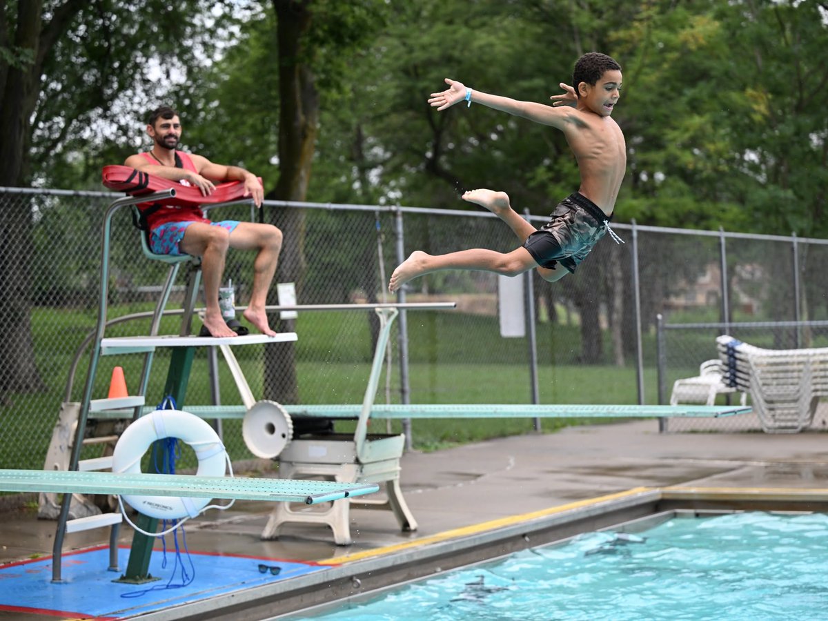 CityOfLincoln's tweet photo. Just one weekend left like this! Make a splash through Sunday, August 9 at one of @LnkParksRec pools. https://t.co/lcsYVMILz7