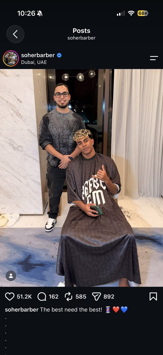 FreshAfrican's tweet photo. My barber couldn’t get me bf I left so he made sure as soon as I landed in Barcelona the World Cup Champ’s barber was waiting at the hotel to get ya boi right. That kinda customer service hit diff🫡 https://t.co/wOejFgq8Lz