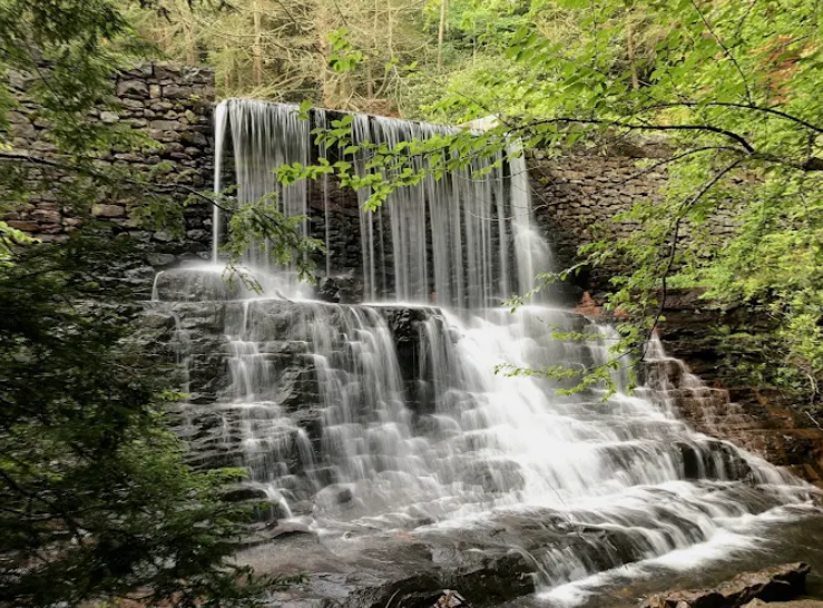 travelsundance's tweet photo. Sometimes the best getaway is found where the water flows and the trails lead. Discover the peaceful waterfalls and scenic beauty of Hickory Run State Park!
#PennsylvaniaTravel #HickoryRun https://t.co/8WrDWagvPb