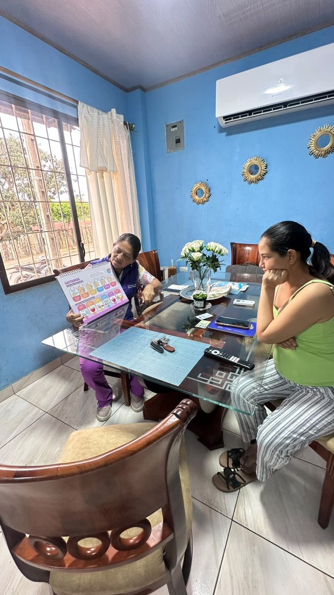 DPS_LosRios's tweet photo. #Quinsaloma | El personal de @Salud_Ec fortalece la atención integral desde la gestación mediante visitas domiciliarias a embarazadas y el levantamiento de fichas familiares en los sectores Nueva Esperanza, Santa Rosa,Las Palmitas, acercando los servicios de salud a la comunidad. https://t.co/dD5OjoE6Yf