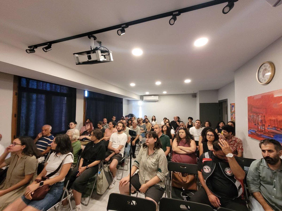 toplumsal_ist's tweet photo. Devrimci işçi önderi Kenan Budak’ın mirası ışığında “Sermayenin Saldırılarına Karşı İşçi Sınıfının Direnişi” söyleşimizi gerçekleştirdik.

Çeşitli sektörlerden işçilerin katıldığı buluşmamızda işçilerin mücadelesini büyütme sözümüzü yineledik.  
Kenan yoldaş kavgamızda yaşıyor ✊ https://t.co/lNhi3msInE