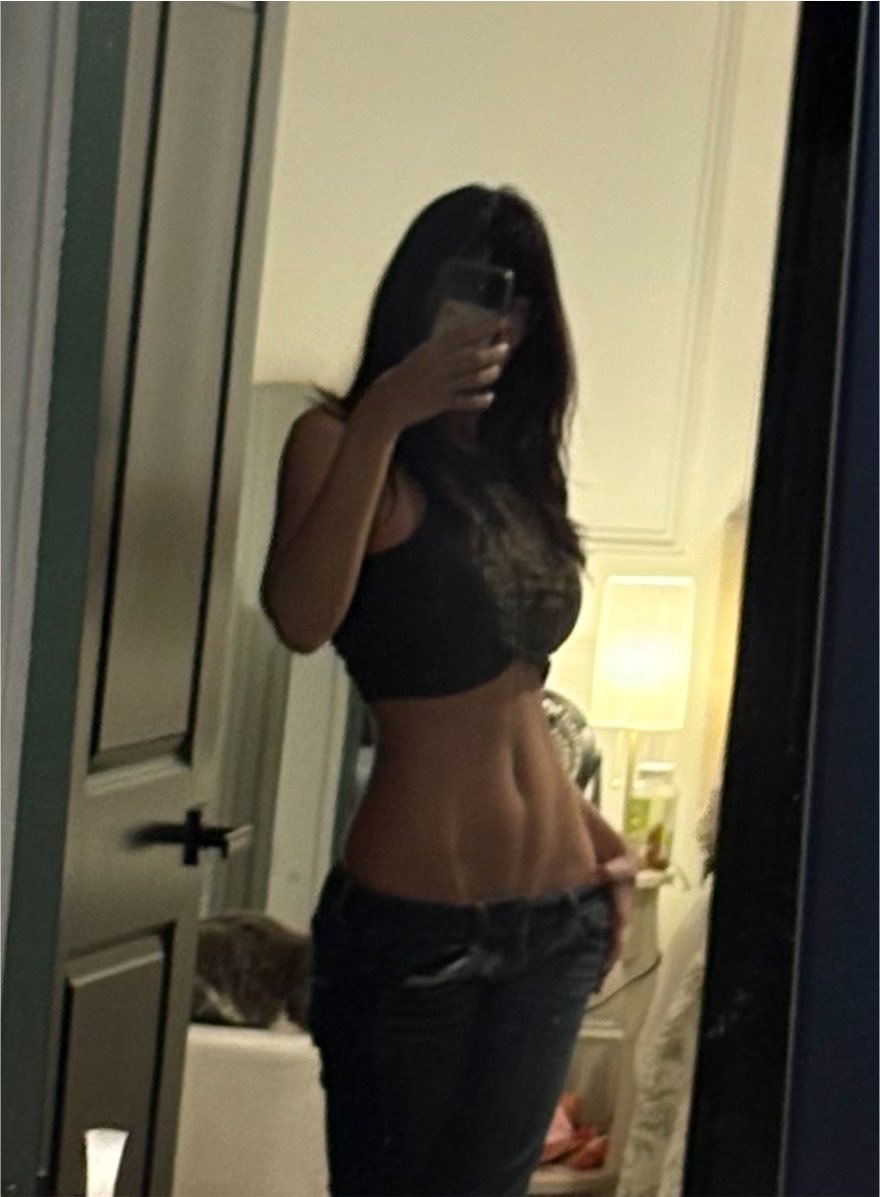Larissa3n's tweet photo. Who wanna wank battle 😈 8910 come with punishments. Dm me or like and follow
https://t.co/VQBw4UUzur https://t.co/ZjQewQvpFf
