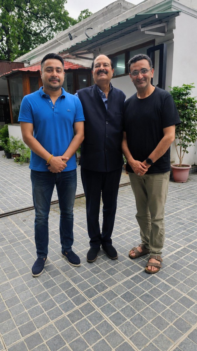 vishwasbahl's tweet photo. It was a privilege to meet Shri #HarshMahajan Ji MP, Rajya Sabha | Member of Standing Committee on Energy |Himachal Pradesh today along with Chetan Bragta. Wishing him excellent health, continued happiness, May he be blessed with strength, wisdom 🙏 https://t.co/Vyo6TkFkze