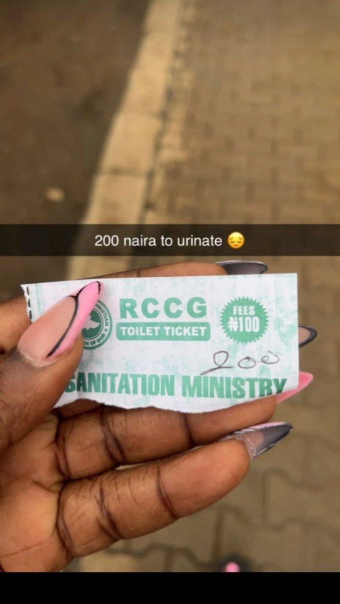 Oti0147's tweet photo. Adeboye won't make heaven: unfortunately heaven no dey , tell me how people will pay tithe, offerings and different seeds and they will still pay to urinate,  nawaao  nawao !! https://t.co/UqgTNXAMyp