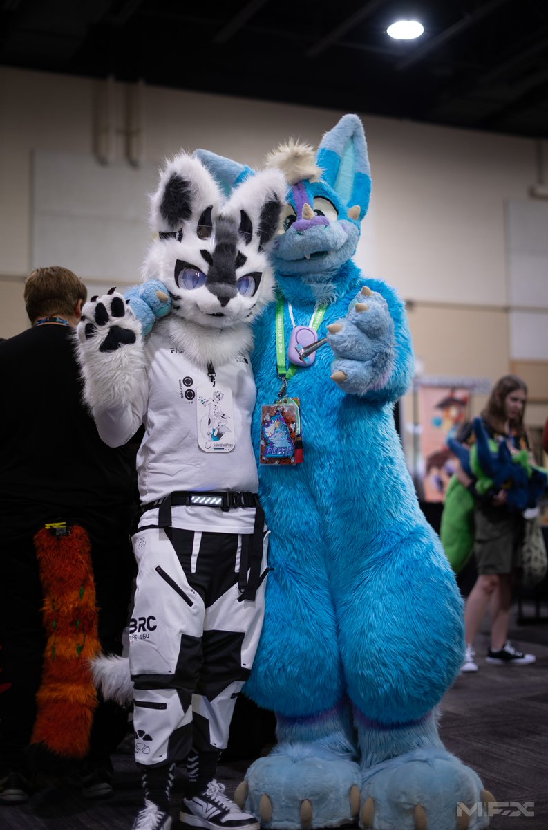 mechaf0x's tweet photo. Thanks again for the awesome photos @RuffleMcfluffle ! 📸: @Sjol_Lepus #furries #fursuit #fwu https://t.co/fPB0K3vM7K