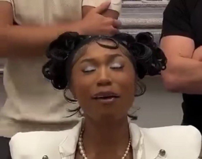 needstanslikeme's tweet photo. WAAAAIITTTT LYRIC ACTUALLY LEAVING?? #BB28 https://t.co/kln6YtUCLF