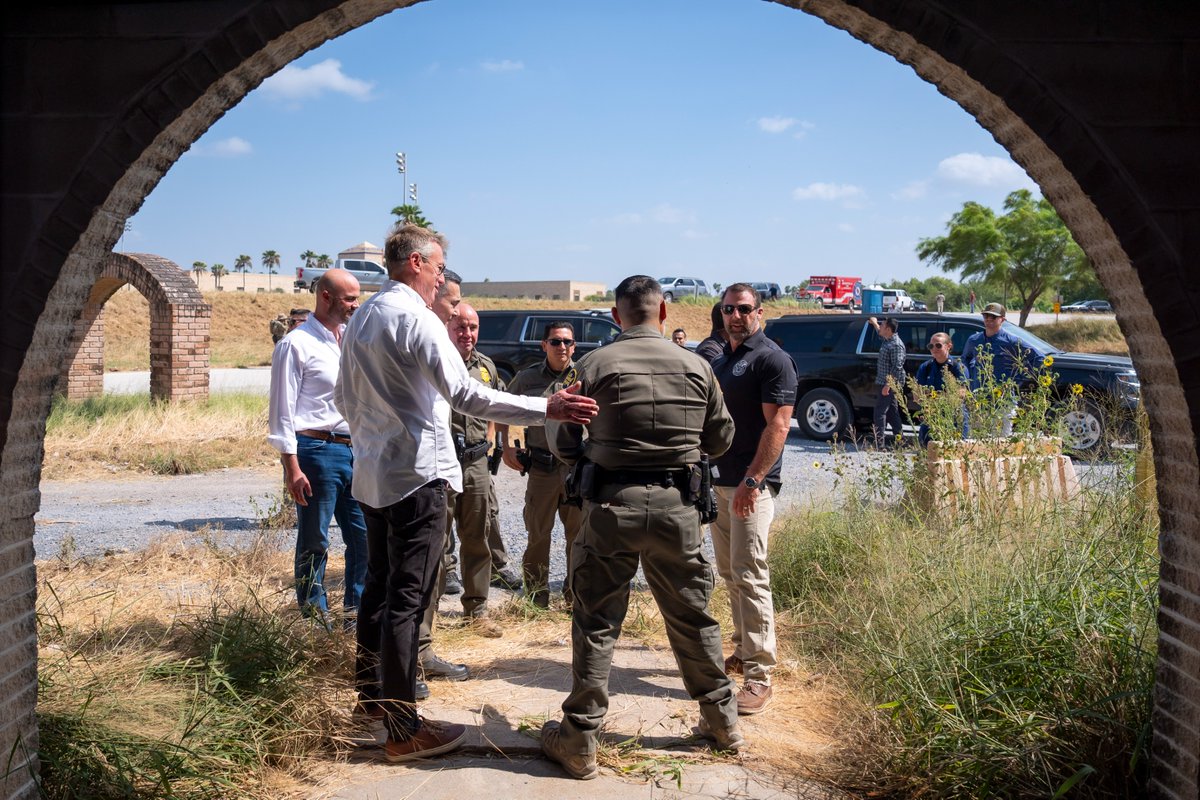 CBPCommissioner's tweet photo. I joined other CBP leaders in TX to show Secretary Mullin how our agents are securing the border.

The border is the most secure it's ever been in US history. But that doesn't mean we let our guard down.

And smugglers, here's a free tip: if you think the brush is empty, think again.