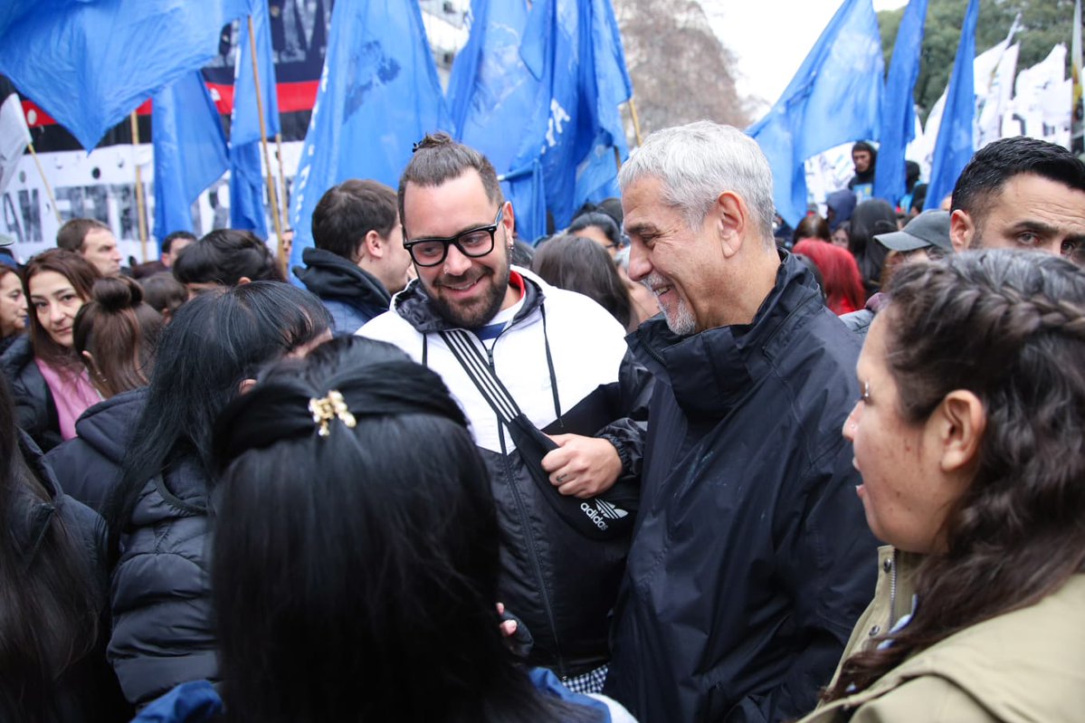jorgeferraresi's tweet photo. Pero aún debemos defender a nuestro país. La modificación de la Ley de Manejo del Fuego es un guiño directo a la especulación inmobiliaria y a una mayor concentración de tierras en manos de unos pocos. Además, debilita una herramienta creada para desalentar incendios intencionales. 

También permite desalojos más rápidos que dejan a inquilinos con menos tiempo de defenderse. Y cambia las reglas para que el Estado pueda expropiar terrenos para construir una ruta, un hospital o una escuela, obstaculizando y encareciendo la inversión pública. 

Esperamos que los Senadores estén a la altura de su pueblo.