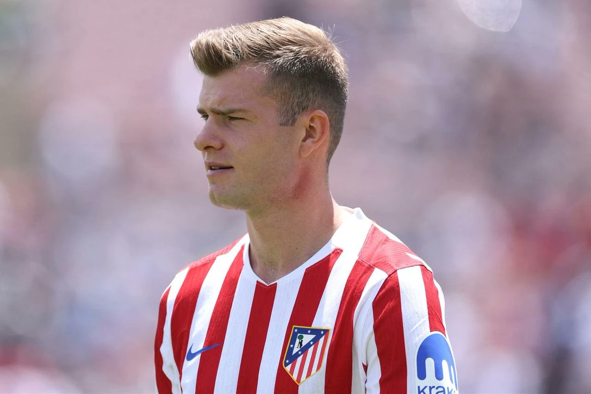 TouchlineX's tweet photo. 🚨 𝗡𝗘𝗪: Atlético Madrid have put Alexander Sørloth on the transfer market.

The club are demanding a fee of €40M.

— @MatteMoretto https://t.co/m6EAifrUn6