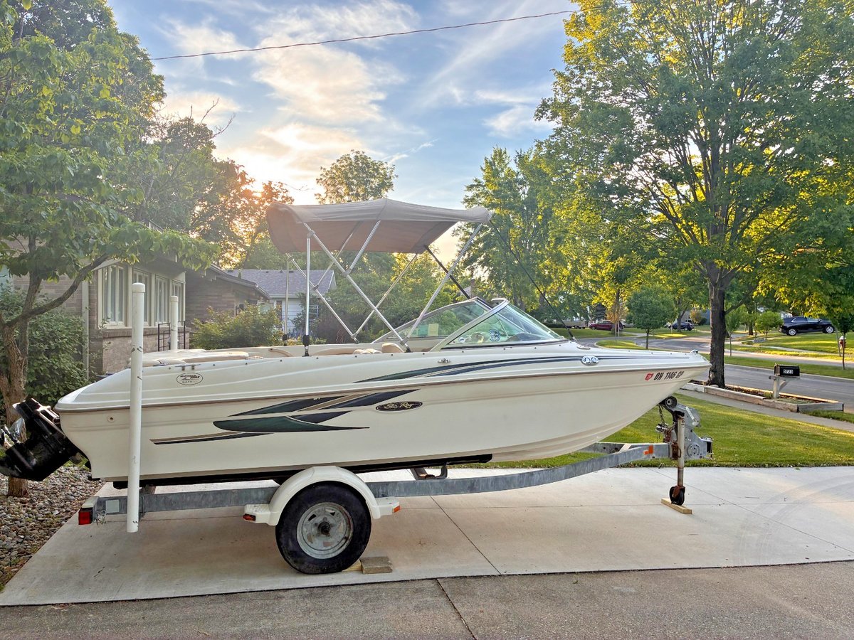USBoatSales's tweet photo. Ad: For Sale - 2001 Sea Ray 180 Bow Rider — Turn-Key Family Fun Package https://t.co/5DbZR8ldjX <<--More #SeaRay #BowRider https://t.co/S3eOZirdjN