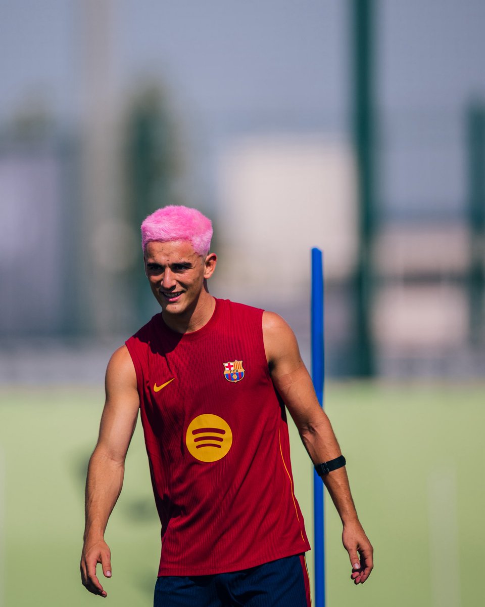 pablogavi's tweet photo. Empieza mi 12a temporada en el @FCBarcelona la 6a en el primer equipo y con más ganas y motivación que nunca para que sea una gran temporada para todos. #ForçaBarça 💙❤️ https://t.co/9Vagiuw2El