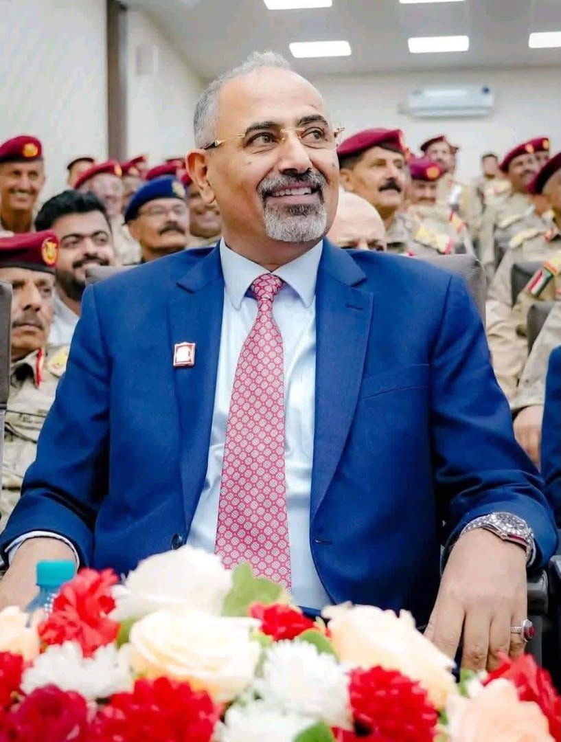 alialabbasi004's tweet photo. قد يختلف الناس على عيدروس الزبيدي وقد يتفقون معه وهذا حق لكل واحد لكن إذا تكلمنا عن الواقع بعيدًا عن العواطف فلا يمكن تجاهل حقيقة أنه رجل ميدان قبل أن يكون رجل سياسة

ومن وجهة نظري إذا جاءت معركة حقيقية لتحرير الشمال فلن تكون إلا بسواعد القوات السلفية والمقاتلين الجنوبيين الذين كانوا دائمًا في مقدمة الجبهات

أما قيادة هذه المعركة وإعادة ترتيب الجيش وجمع صفوفه فأرى أن عيدروس الزبيدي هو الأقدر على ذلك وحتى اليوم لم يظهر من استطاع أن يملأ حضوره لا في الميدان ولا على مستوى التأثير الشعبي وهذه قناعة قد يتفق معها البعض ويختلف معها آخرون لكنها تبقى وجهة نظر تستند
إلى ما أراه على أرض الواقع.

معاذ بن ثابت 
#غدر_شرعيه_الاخوان