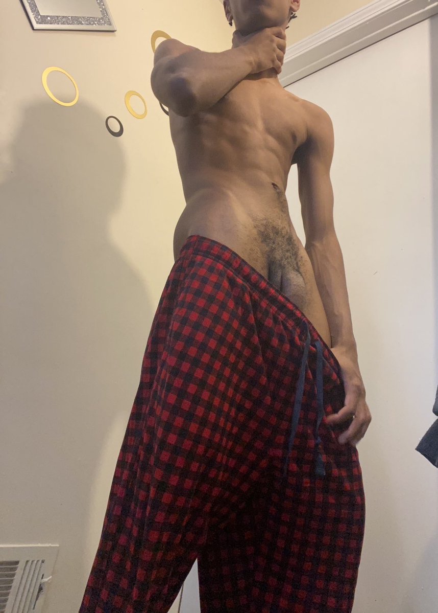 AvilonLee2's tweet photo. Running back some old photos of mine #bbc #horny #chicagofreaks #tease #bigdick #gooner #nsfwtwt #chicago https://t.co/uqPodRlpYv