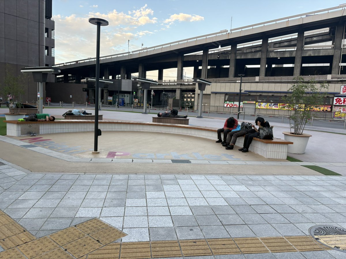 luminvvvv's tweet photo. 名古屋ってこんな治安なんだ。 https://t.co/D8u9hZTFPN