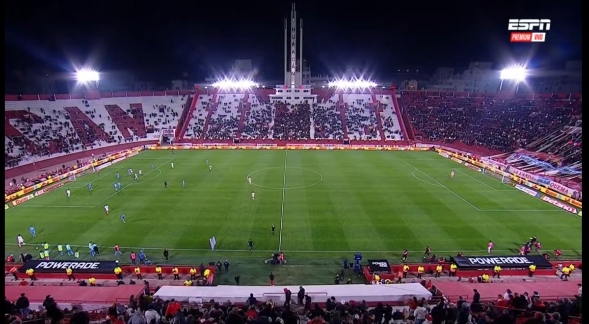 Mateo_boe's tweet photo. @facundoouteda @comunidadcuerva @Ulisesgt18 y si amigo te guías por la punta de una tribuna me parece q al q le falta cancha sos vos, pero bue q puedo esperar de alguien q cuando juega de local tiene la cancha asi 🤷🏻‍♂️ https://t.co/471cSDfF57