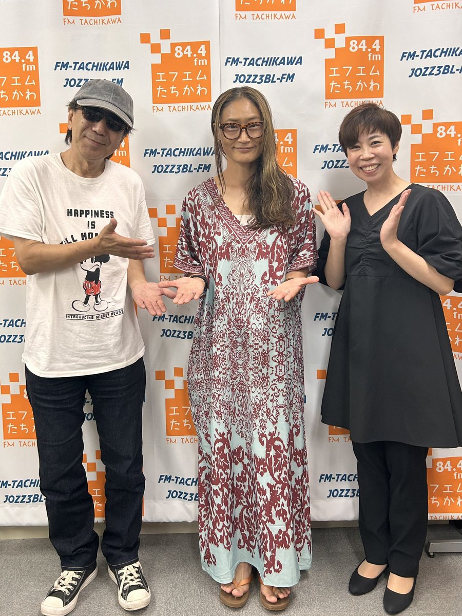 KPag_Me's tweet photo. 「木根尚登の〜立川の空から〜」
MC:#木根尚登
Asst:#小原優
Guest: #一ノ宮頼子 さん

◎エフエムたちかわ
https://t.co/sJIg5rbnBK
◎8月7日(金)23時-24時
◎聴取▶︎https://t.co/RGh2zS6rv9
◎メッセージ宛先
kine@fm844.co.jp

本日!皆さまお楽しみに😎

#キネソラ https://t.co/RTLpkLlO5a